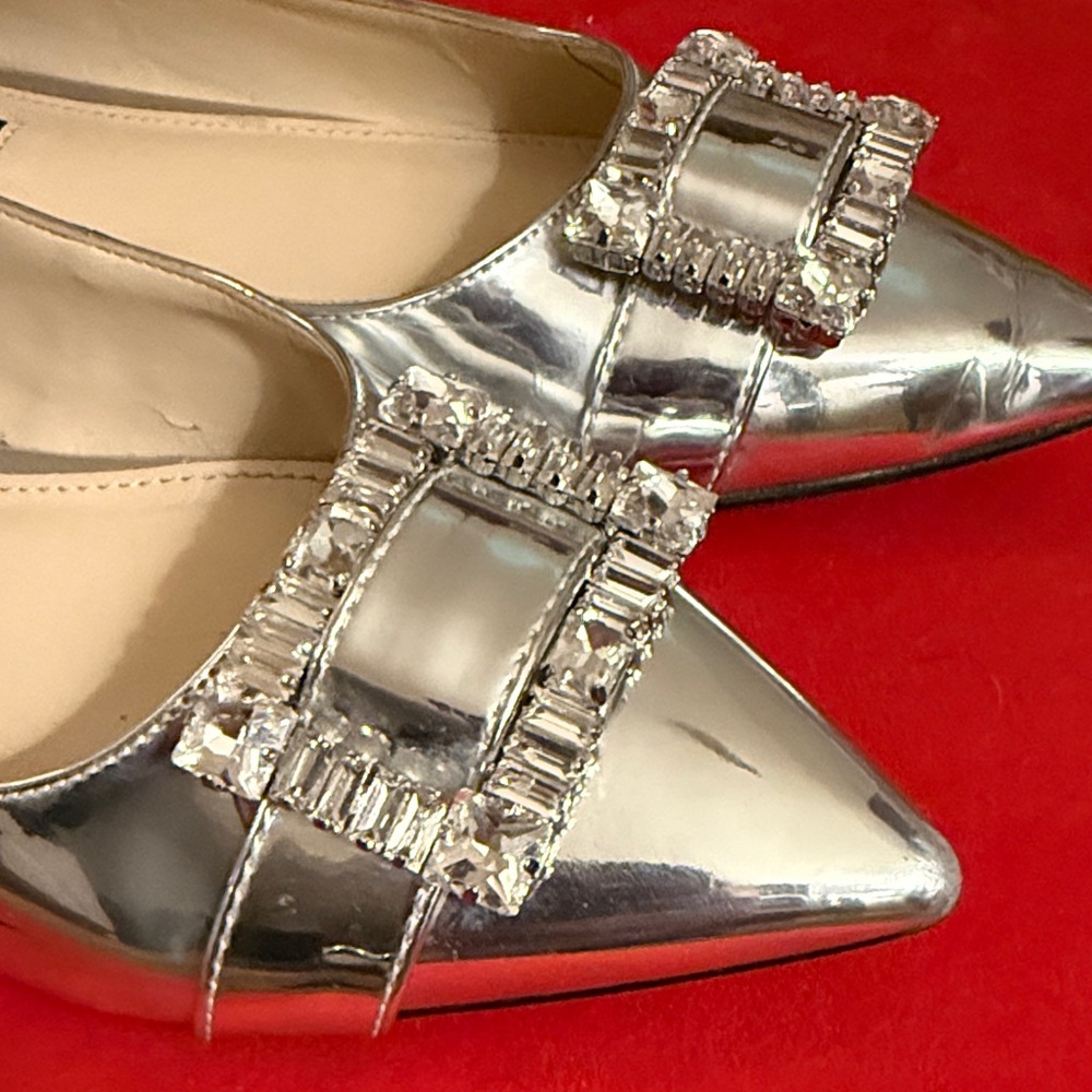 🪩🪩Pointed toe patent (faux) leather big Crystal buckle flat🪩🪩